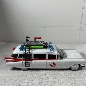 ghostbuster ecto 1 Jada